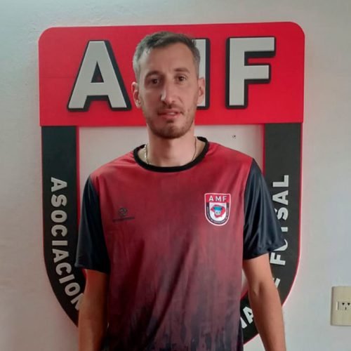 “EL GRAN  DESAFÍO PERSONAL ES CONVENCER Y ESTAR AL FRENTE DE UN GRUPO DE JUGADORES QUE NO FORME. ES ALGO HERMOSO Y NUEVO”